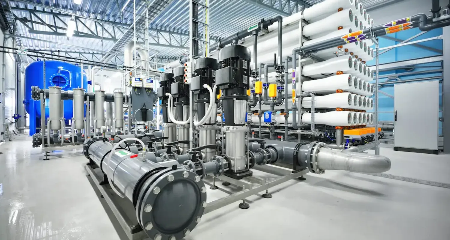 sala pompe e tubazioni industriale scaled 1 dfaa13e4 Kadef SpA